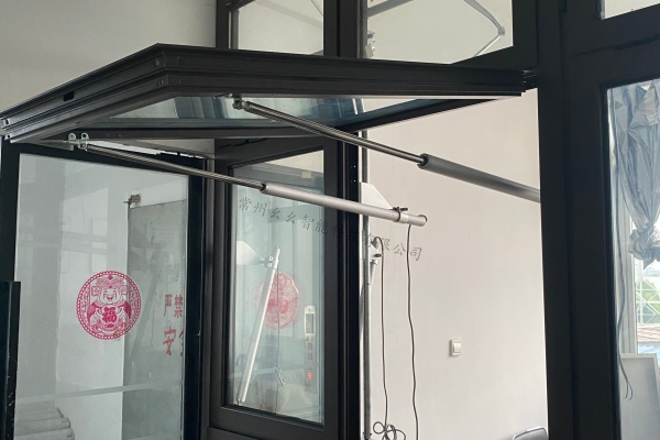 鏈條式電動(dòng)開(kāi)窗器與螺桿式電動(dòng)開(kāi)窗器的工作原理和使用的優(yōu)勢(shì)