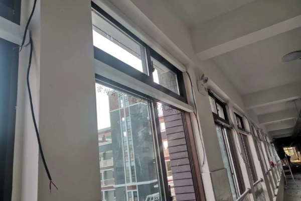 平移式電動開窗器的應(yīng)用范圍,平移式開窗器的注意事項